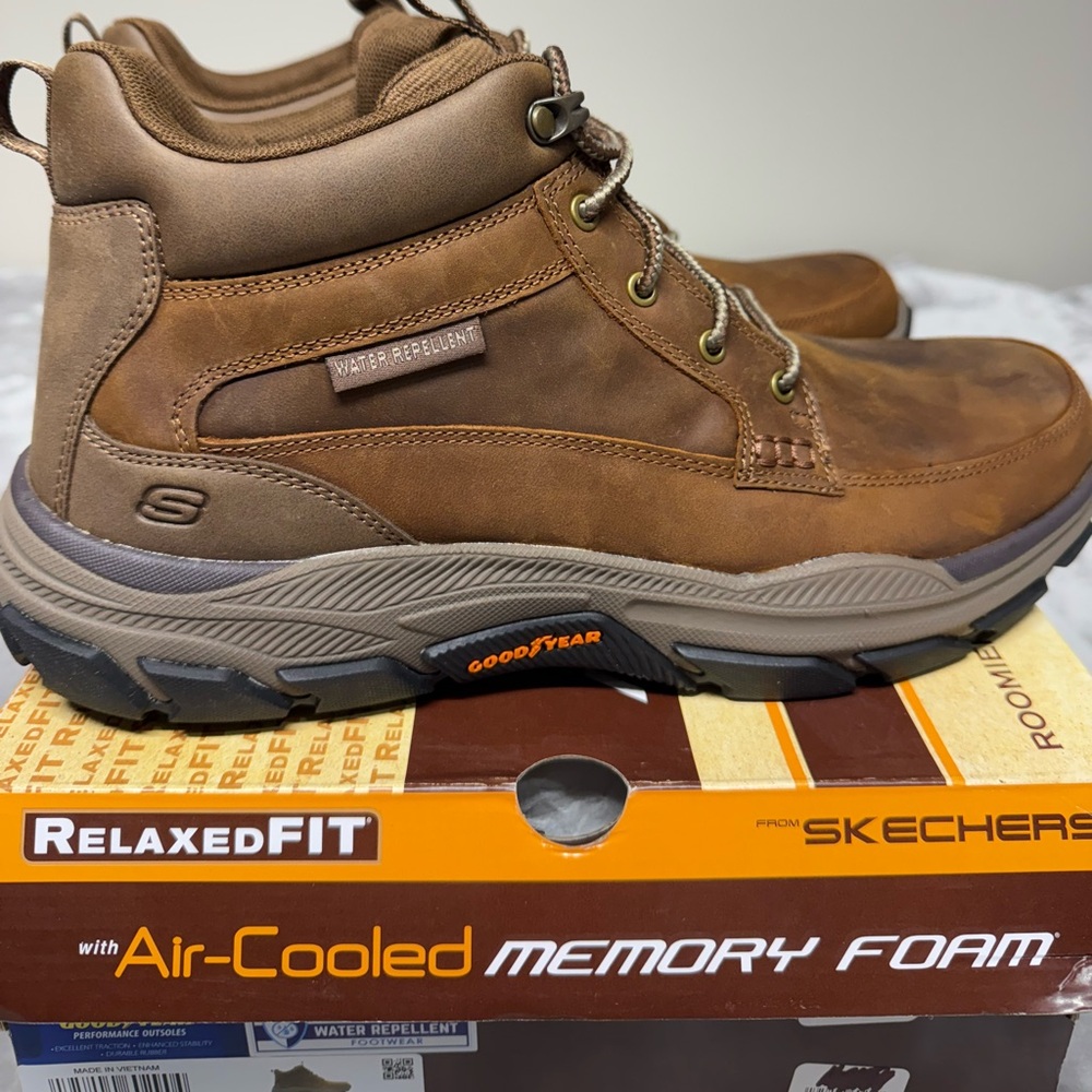 SKECHERS NEW Men's Relaxed Respected - S 12 Boswell Water Repellent Boots 204454